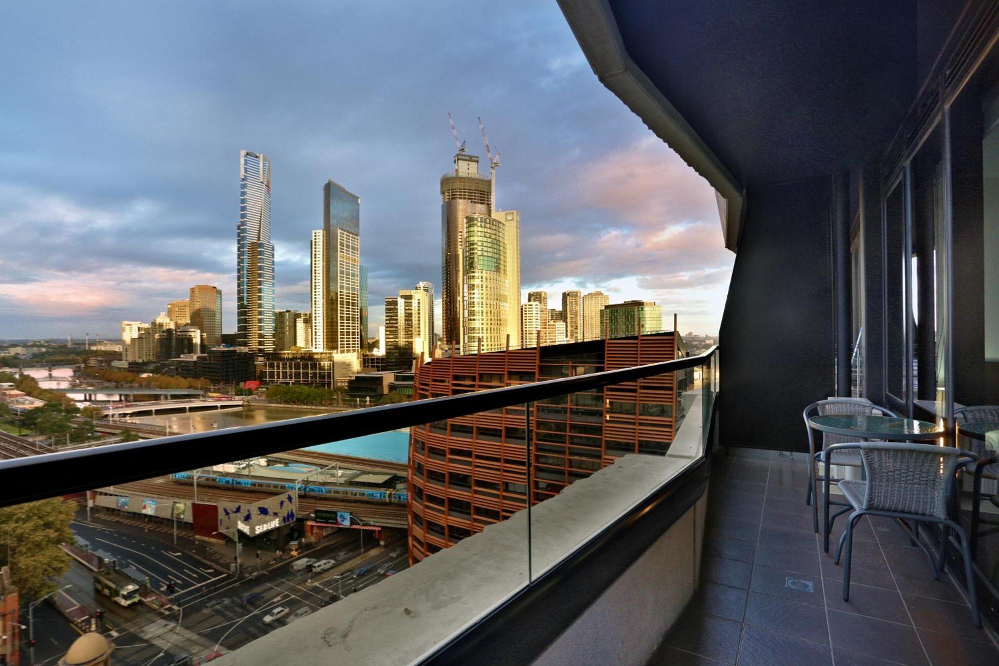 Aura On Flinders Serviced Apartments Melbourne Exterior foto